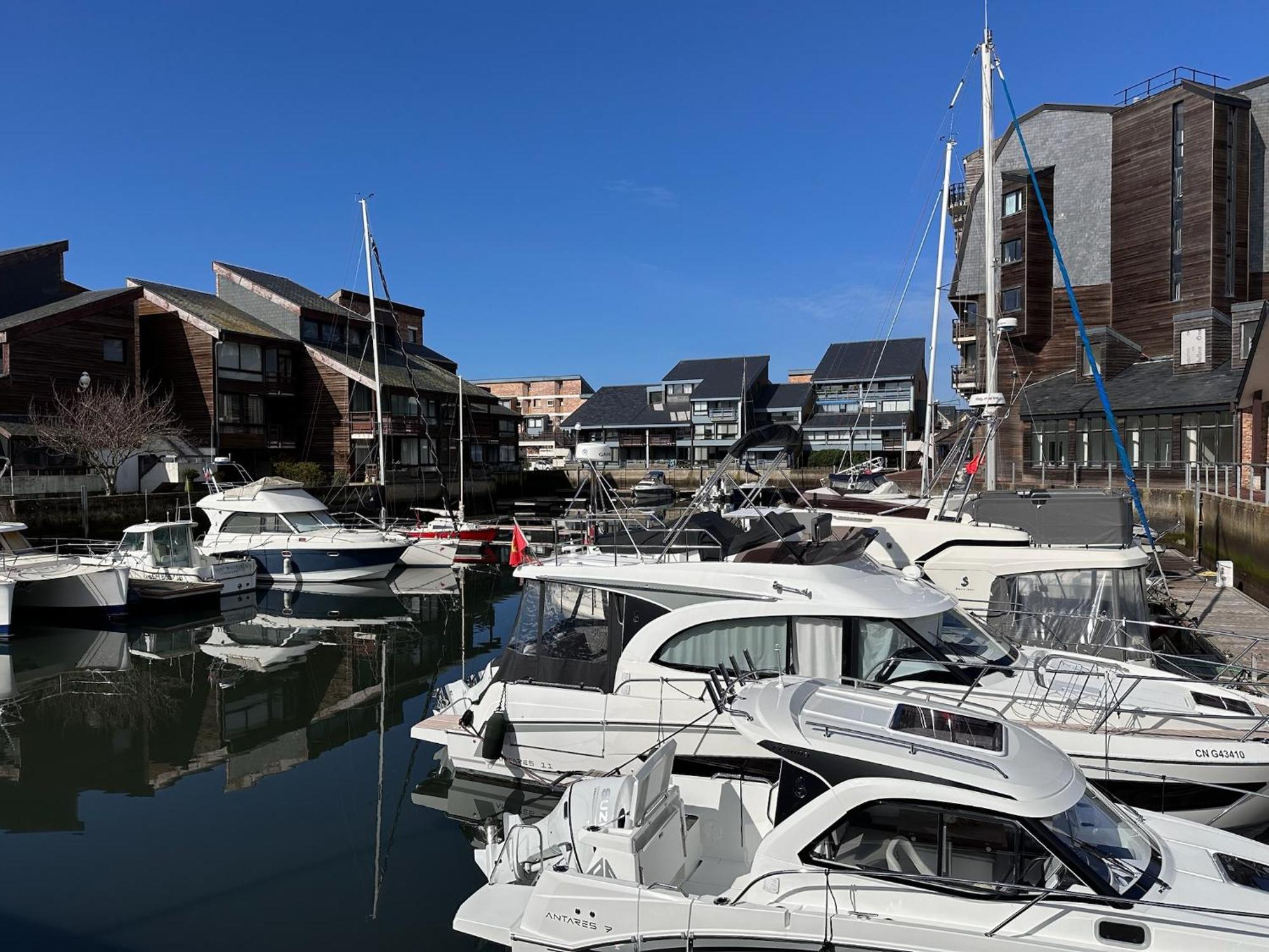 Marina Marinaland Apartment *